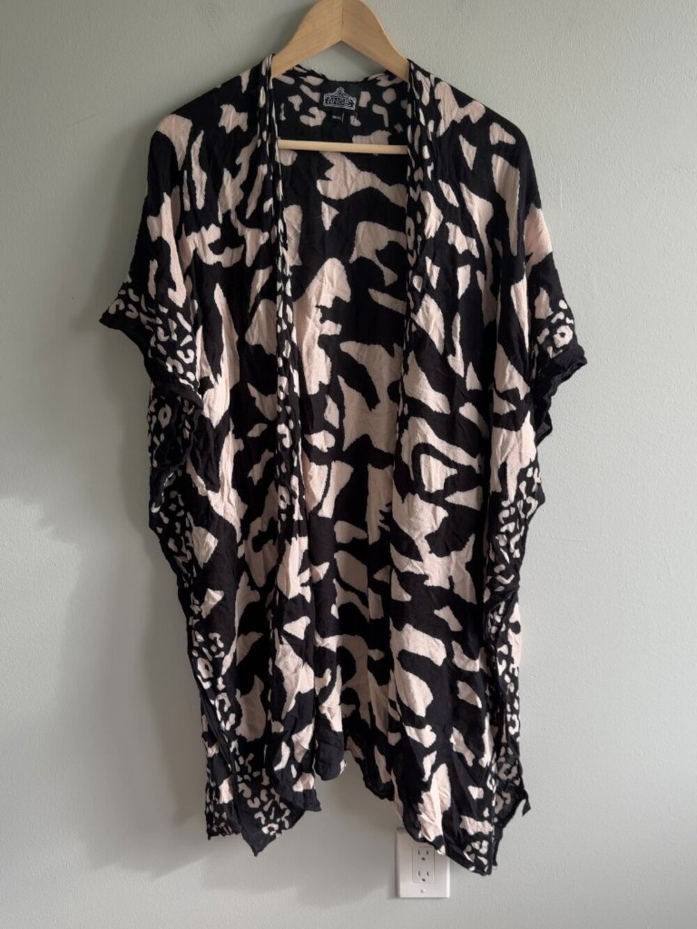 Angie Abstract Animal Print Kimono Cardigan One Size Black Lightweight Women's